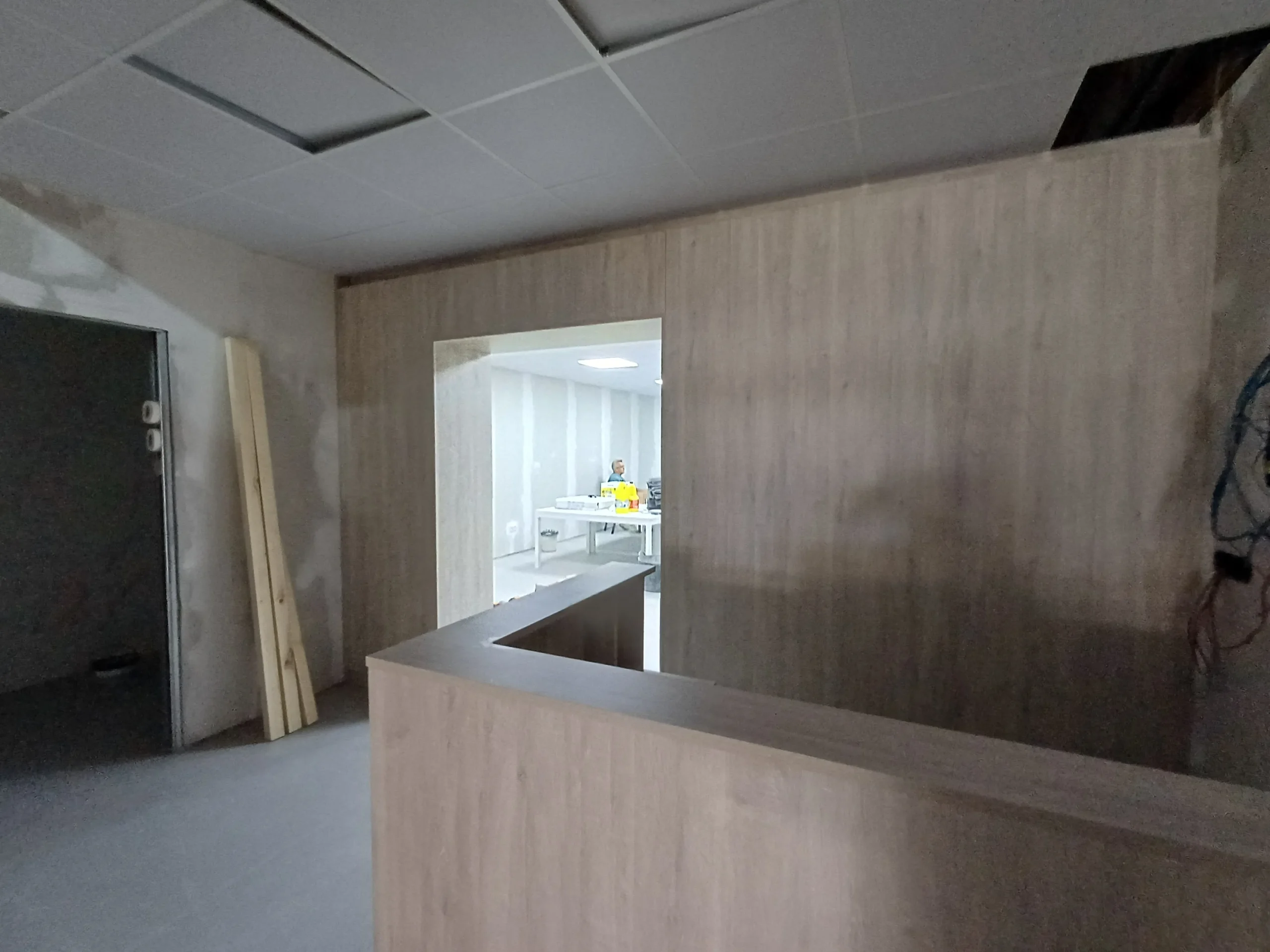 Habitación vacía antes del montaje de carpintería