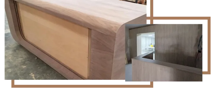 Detalle de mostrador de recepción de madera natural curvo para proyecto contract.
